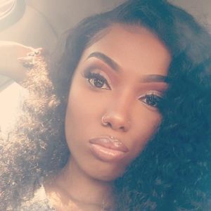 Meet your Posher, Carla